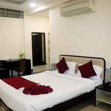 The Richi Rich Hotel And Resort Индаур Экстерьер фото
