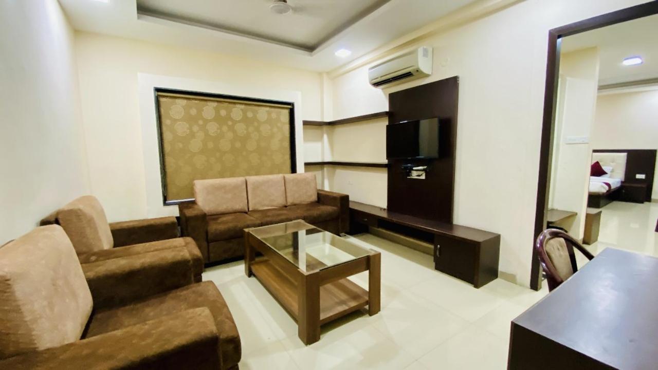 The Richi Rich Hotel And Resort Индаур Экстерьер фото