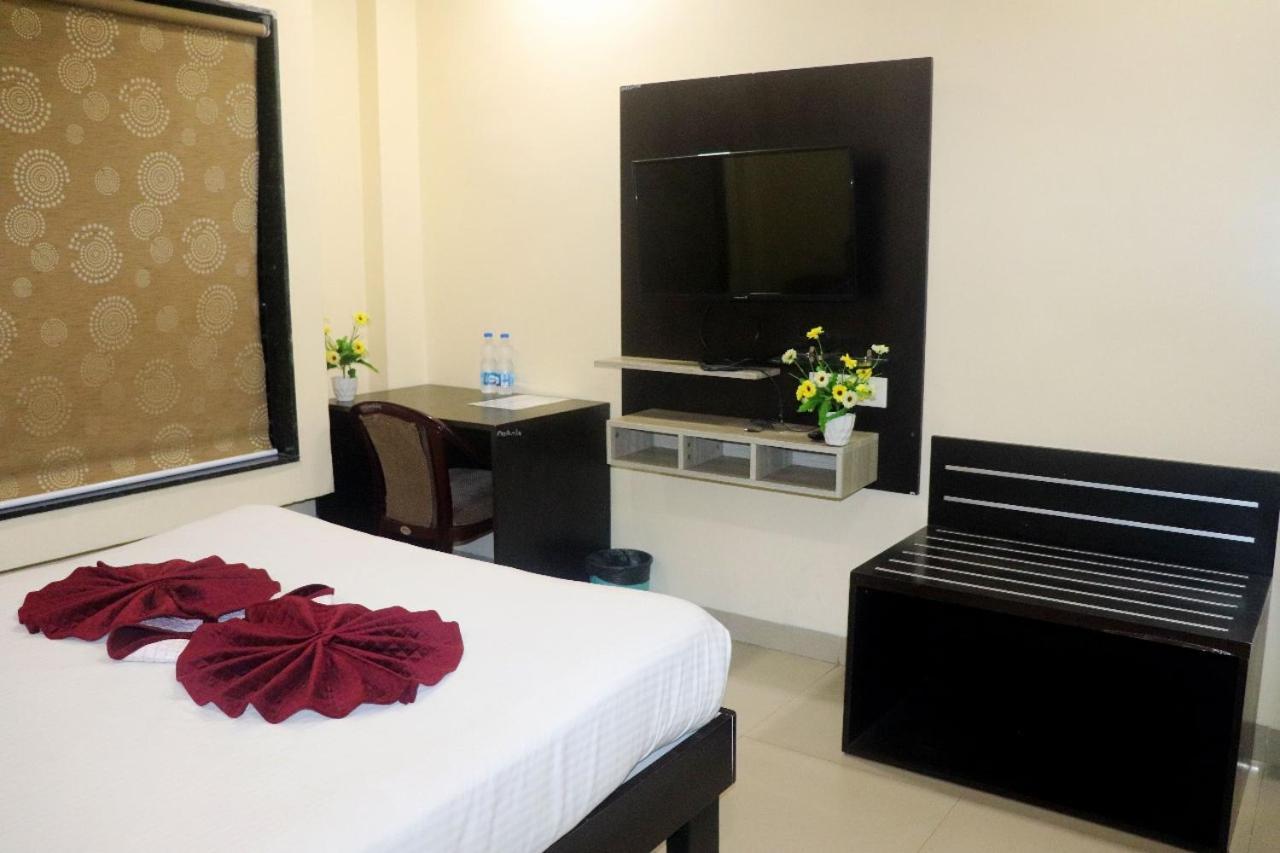 The Richi Rich Hotel And Resort Индаур Экстерьер фото